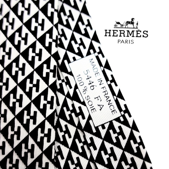 HERMES Necktie Skinny Tie Black & White 100% Silk Geometric France 5446 NWOT - Picture 3 of 6
